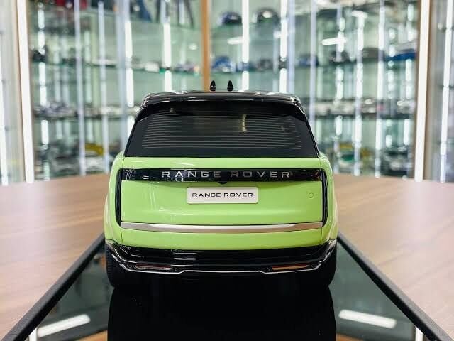 Motorhelix  1/18 Range Rover Autobiography LİMİTED