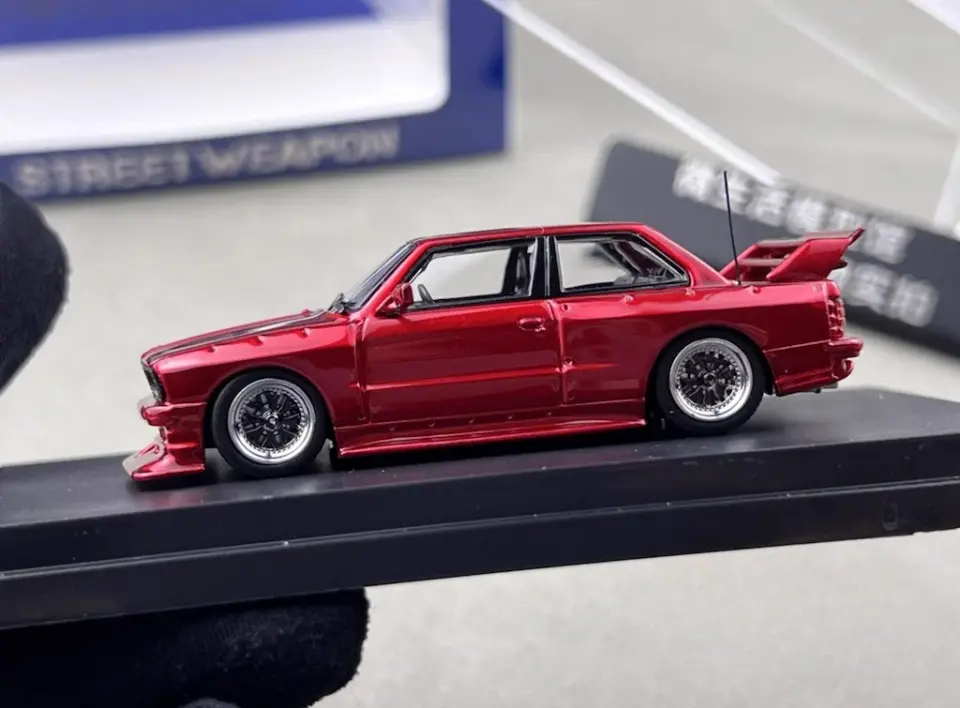 STREET WEAPON BMW LTO E30 RED 1:64