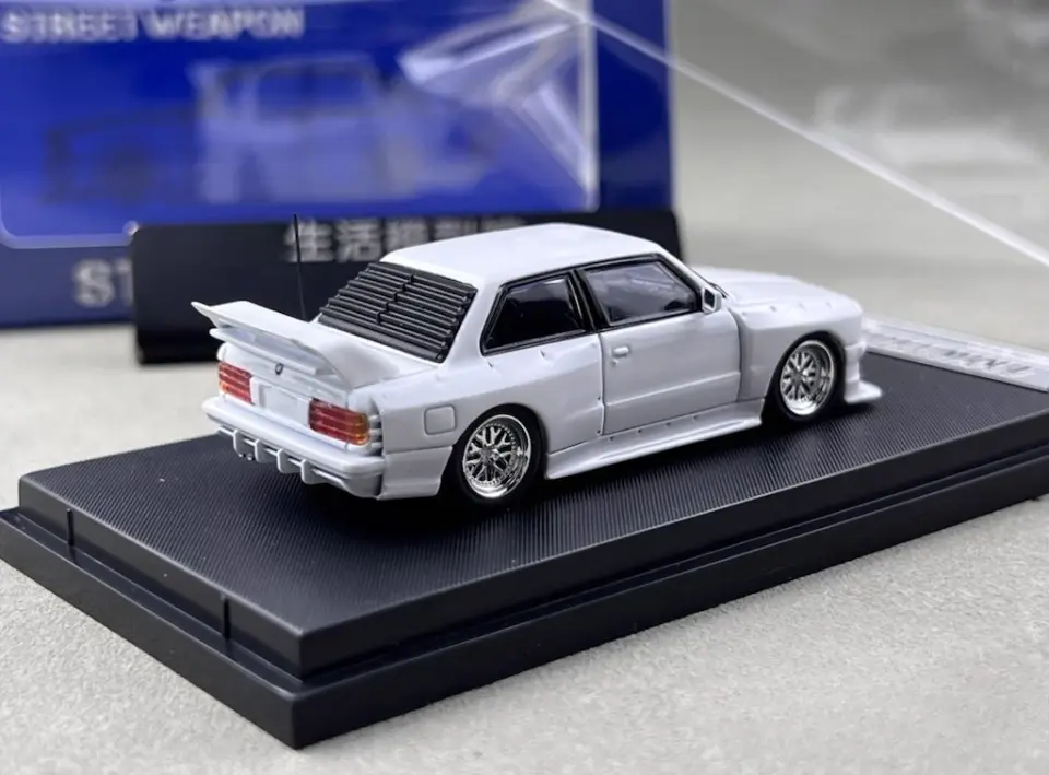 STREET WEAPON BMW LTO E30 WHITE 1:64