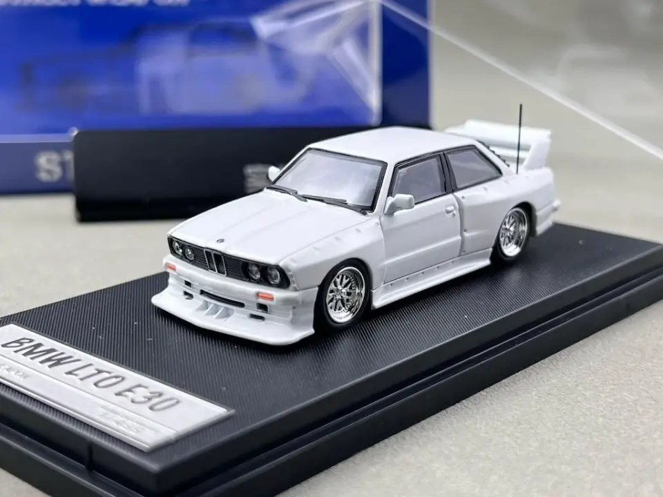 STREET WEAPON BMW LTO E30 WHITE 1:64