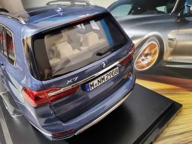 1:18 Kyosho 2022 BMW X7 G07