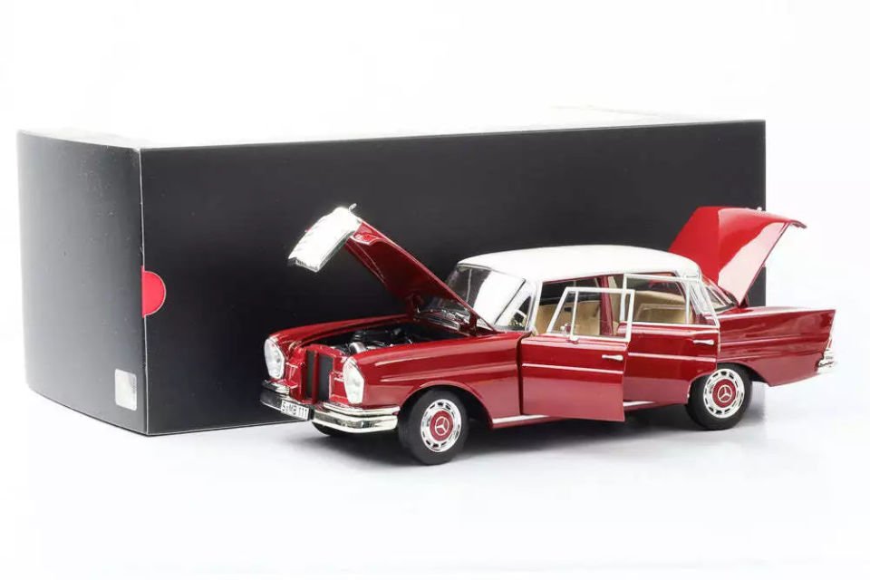NOREV MERCEDES BENZ 220S W111 1959 1:18 (B66041217)