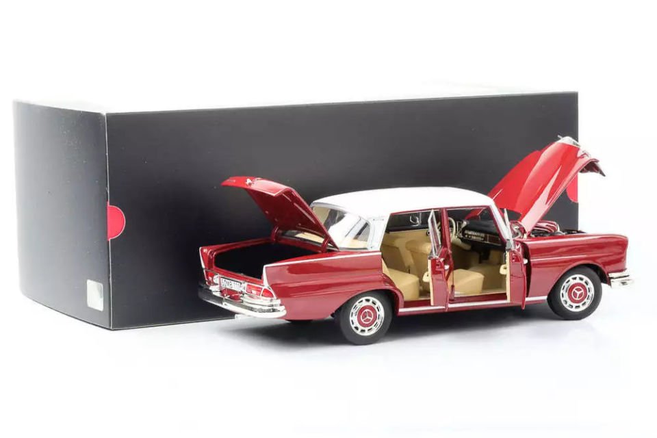 NOREV MERCEDES BENZ 220S W111 1959 1:18 (B66041217)