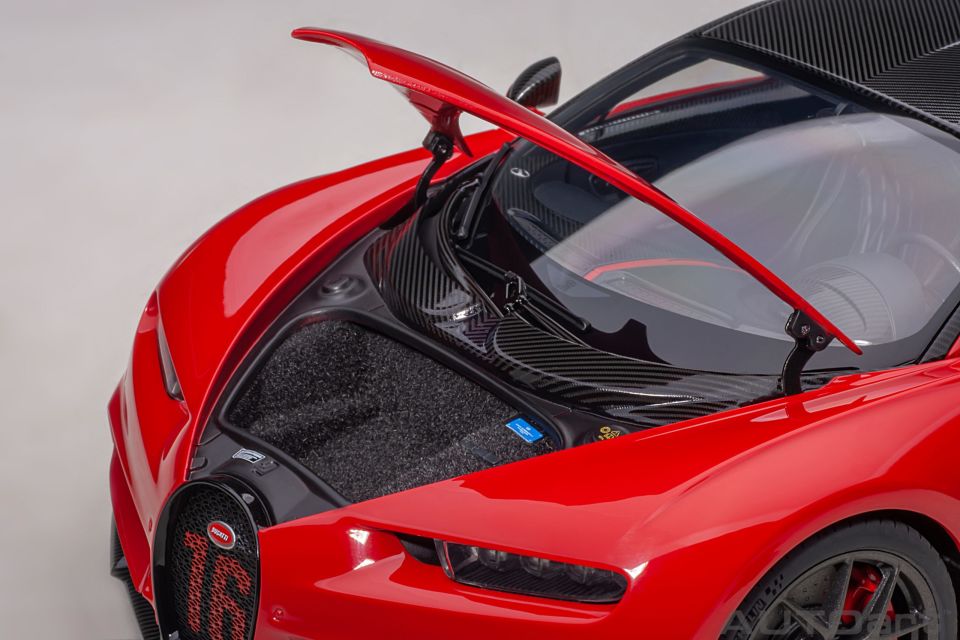 AUTOART BUGATTI CHIRON SPORT (70996) 1:18