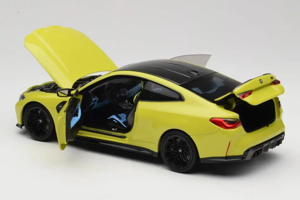 MINICHAMPS BMW -M4 (G82) SAO PAULO YELLOW 2020 1:18 DEALER VERSION