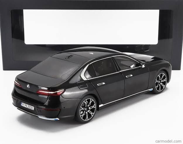1:18 Minichamps 2023 BMW i7 Limousine (G70)