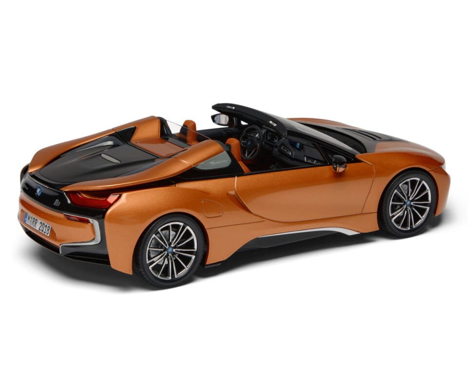 Minichamps- BMW - i8 HYBRID ROADSTER (i15) 2018 DEALER VERSION
