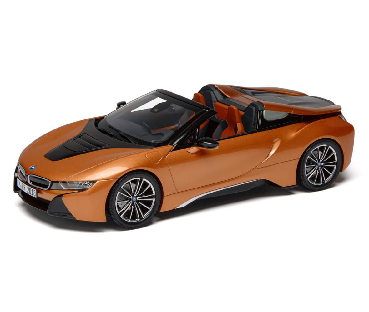 Minichamps- BMW - i8 HYBRID ROADSTER (i15) 2018 DEALER VERSION