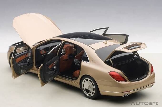AUTOART 1:18 Mercedes Maybach s600