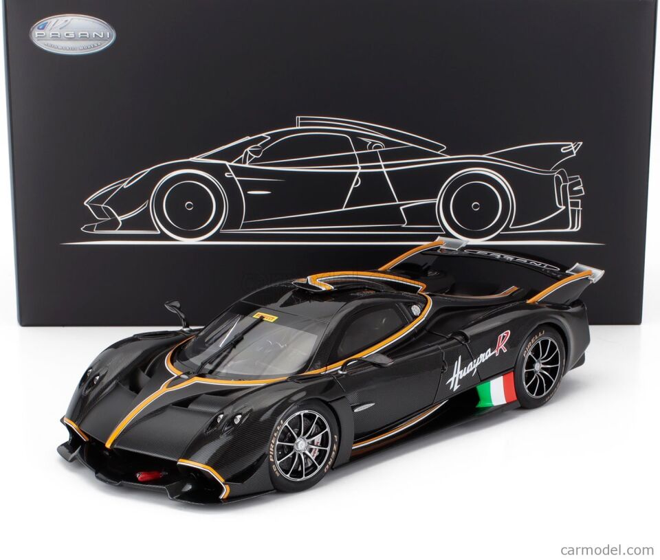 LCD MODEL 1:18  PAGANI - HUAYRA R N 1 2021