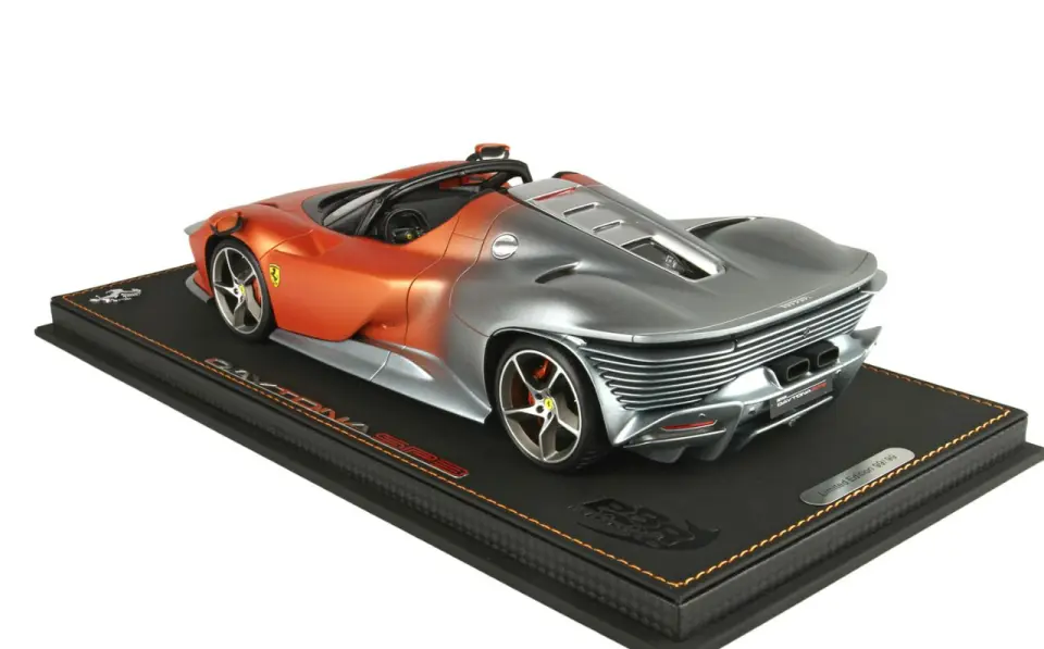 BBR FERRARI SP3 DAYTONA SEAT ORANGE/TITANIUM GREY 1:18