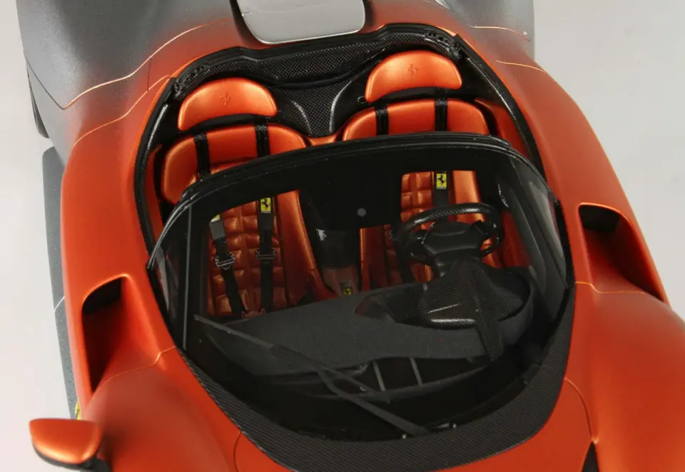 BBR FERRARI SP3 DAYTONA SEAT ORANGE/TITANIUM GREY 1:18