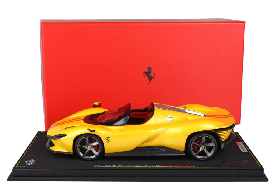 BBR FERRARI SP3 DAYTONA GIALLO TRISTRATO 1:18