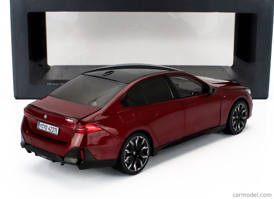 Minichamps 2023 BMW i5 G60 Fire red 1:18