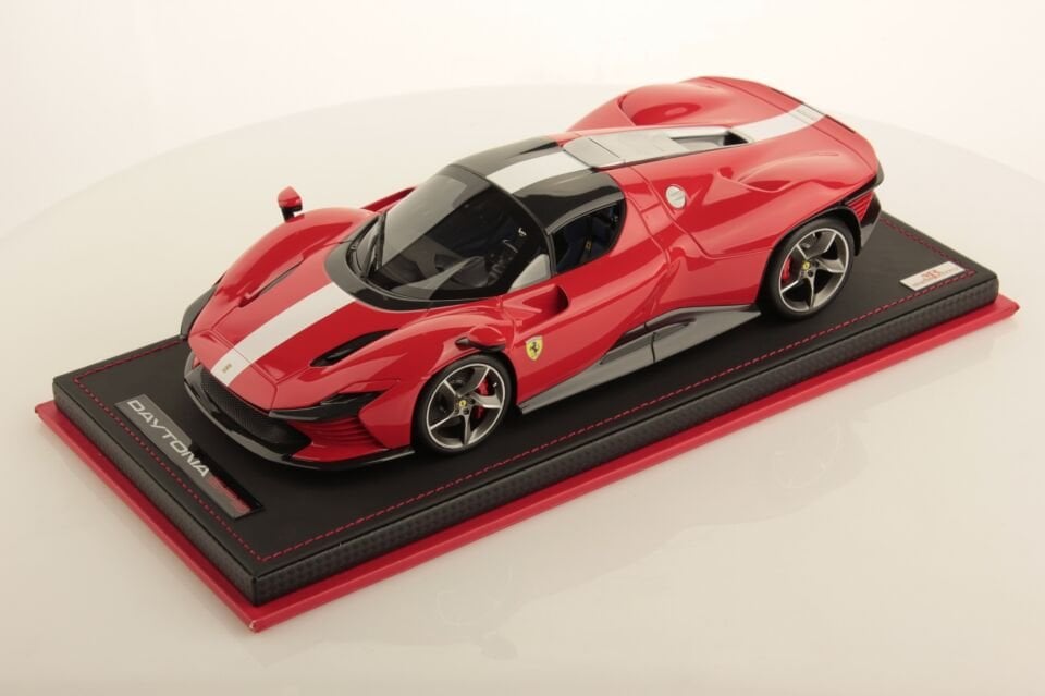 MR COLLECTION FERRARI DAYTONA SP3 ROSSO SCUDERIA 1:18