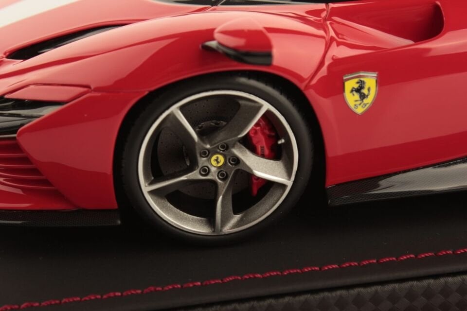 MR COLLECTION FERRARI DAYTONA SP3 ROSSO SCUDERIA 1:18