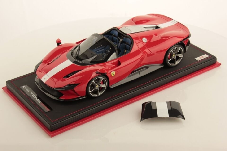 MR COLLECTION FERRARI DAYTONA SP3 ROSSO SCUDERIA 1:18