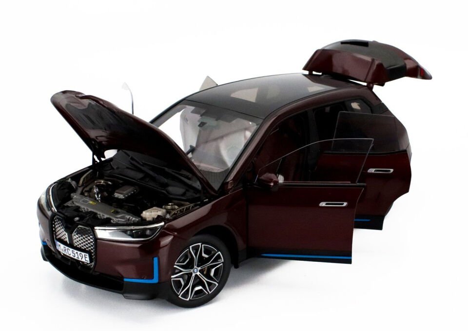 MINICHAMPS BMW İX M60 (İ20) DAR RED METALLIC 2023 1:18 DEALER VERSION