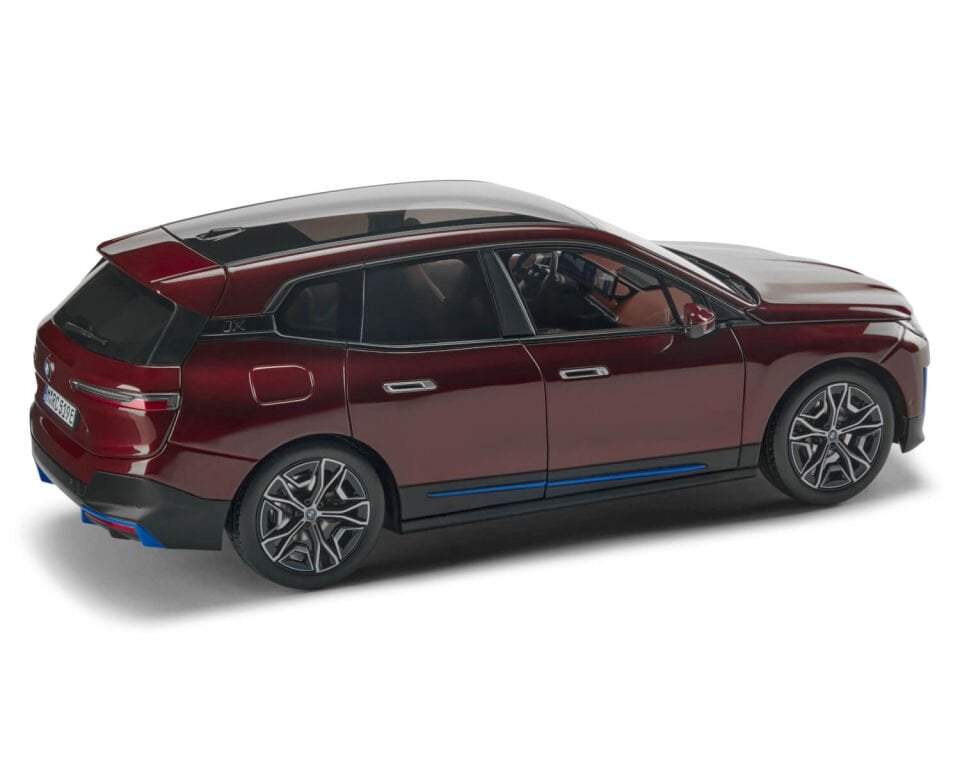 MINICHAMPS BMW İX M60 (İ20) DAR RED METALLIC 2023 1:18 DEALER VERSION