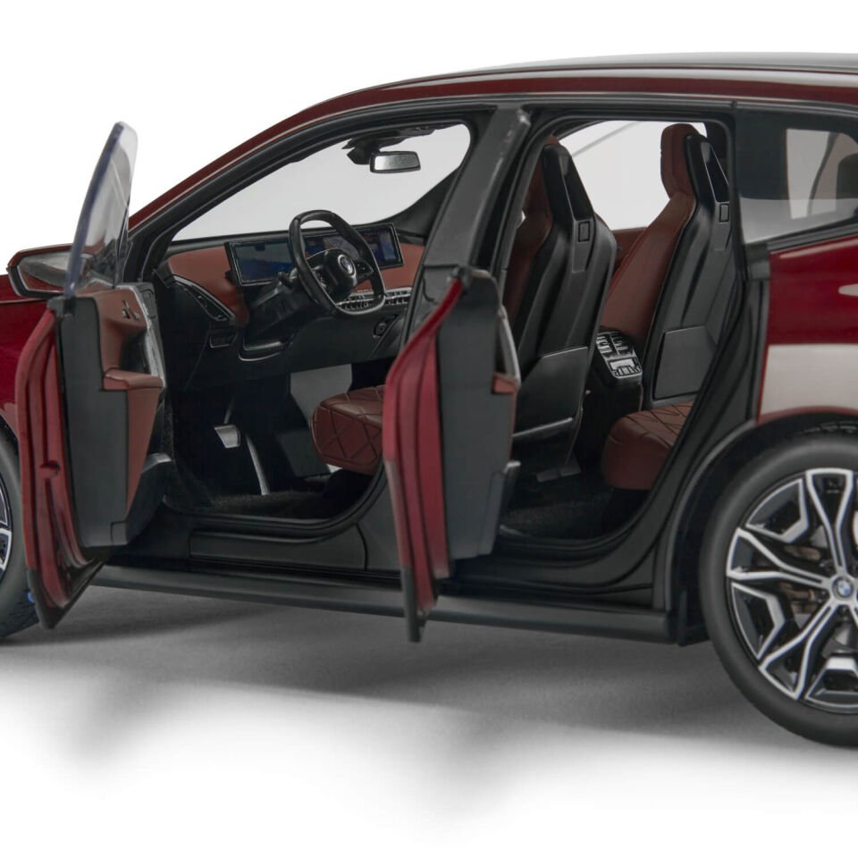 MINICHAMPS BMW İX M60 (İ20) DAR RED METALLIC 2023 1:18 DEALER VERSION