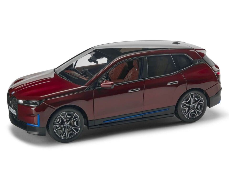 MINICHAMPS BMW İX M60 (İ20) DAR RED METALLIC 2023 1:18 DEALER VERSION