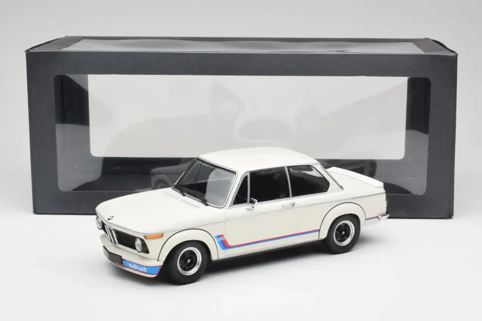 Minichamps 1973 BMW 2002 Turbo (E20) (White) 1:18 DEALER VERSION