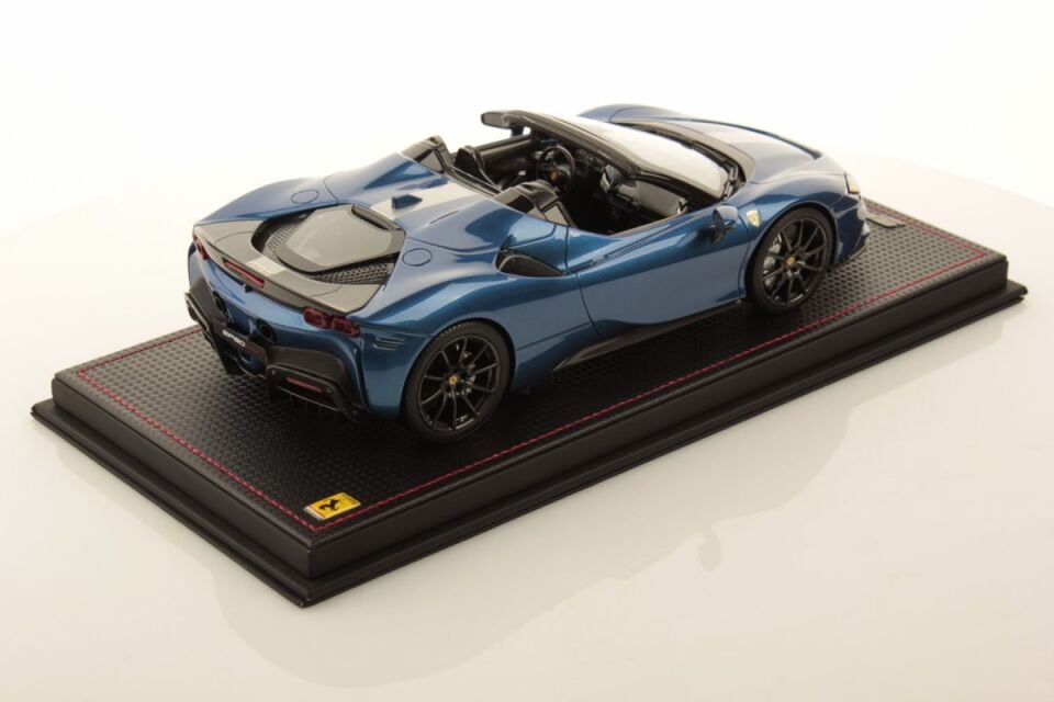 MR COLLECTION FERRARI SF90 SPIDER BLU ELETTRICO 1:18