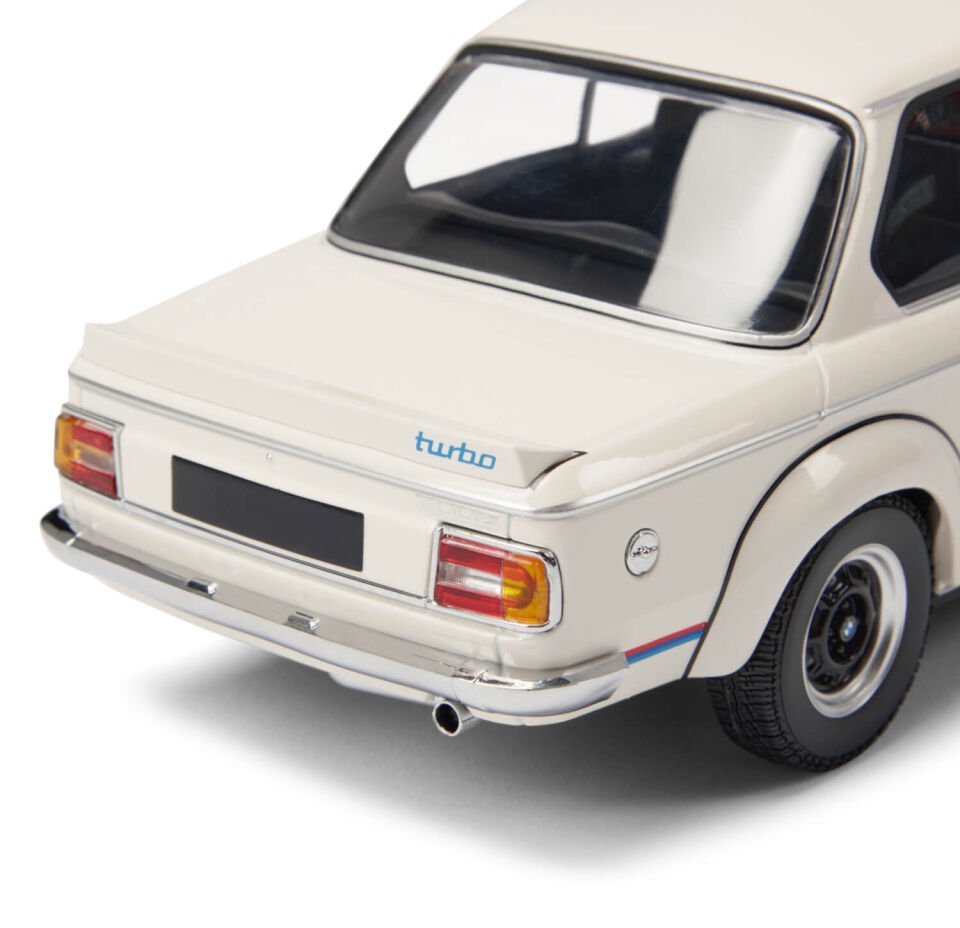 Minichamps 1973 BMW 2002 Turbo (E20) (White) 1:18 DEALER VERSION