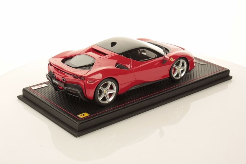 MR COLLECTION FERRARI SF90 STRADALE ROSSO CORSA 1:18 (LIMITED 199)
