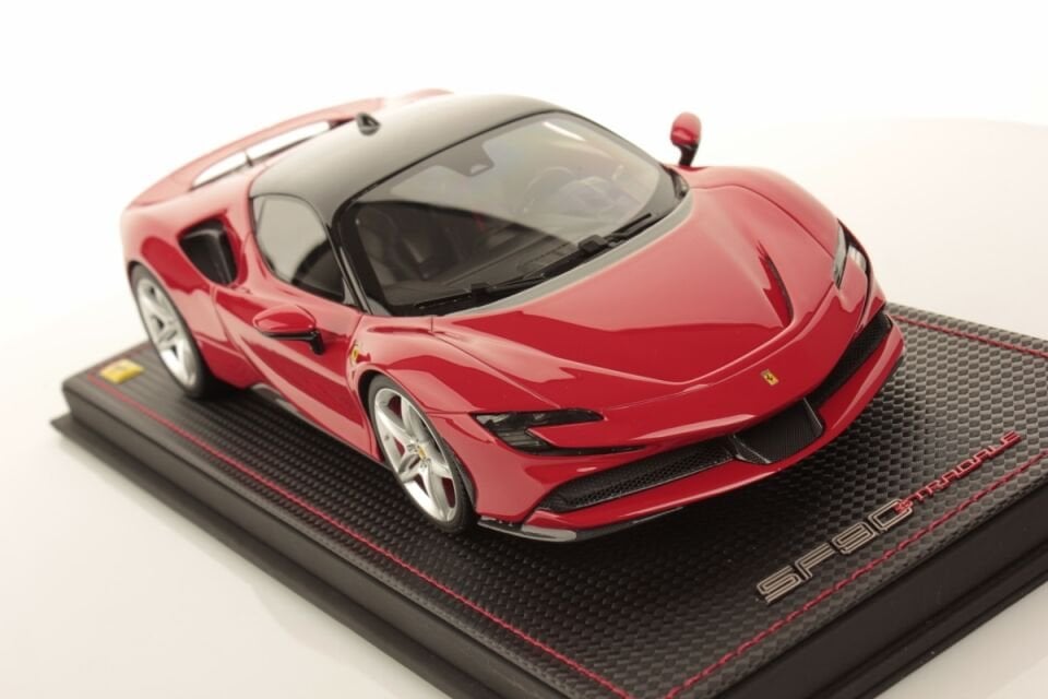 MR COLLECTION FERRARI SF90 STRADALE ROSSO CORSA 1:18 (LIMITED 199)