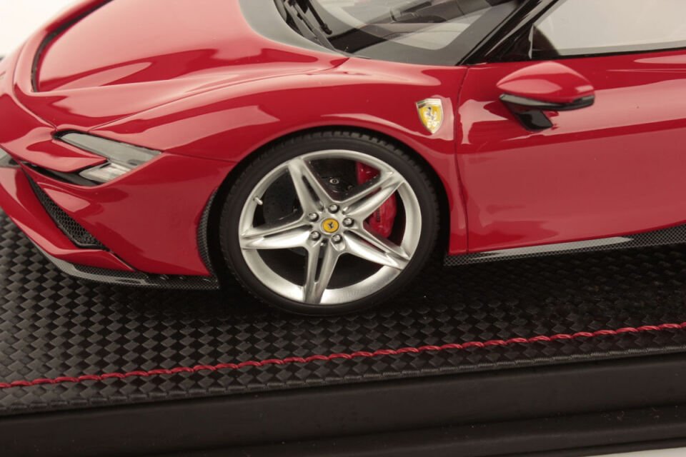 MR COLLECTION FERRARI SF90 STRADALE ROSSO CORSA 1:18 (LIMITED 199)