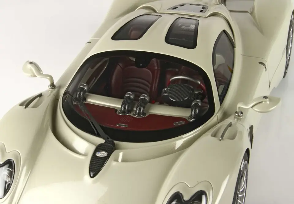 BBR PAGANI UTOPIA GRIGIO RINASCIMENTO 1:18