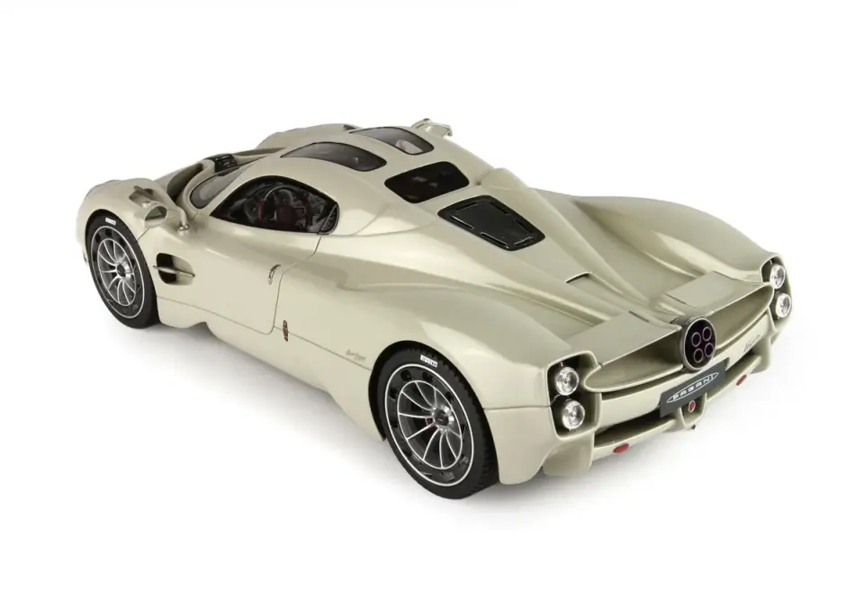 BBR PAGANI UTOPIA GRIGIO RINASCIMENTO 1:18