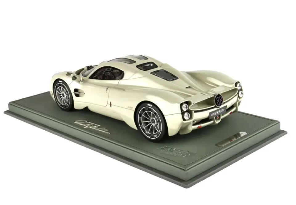 BBR PAGANI UTOPIA GRIGIO RINASCIMENTO 1:18