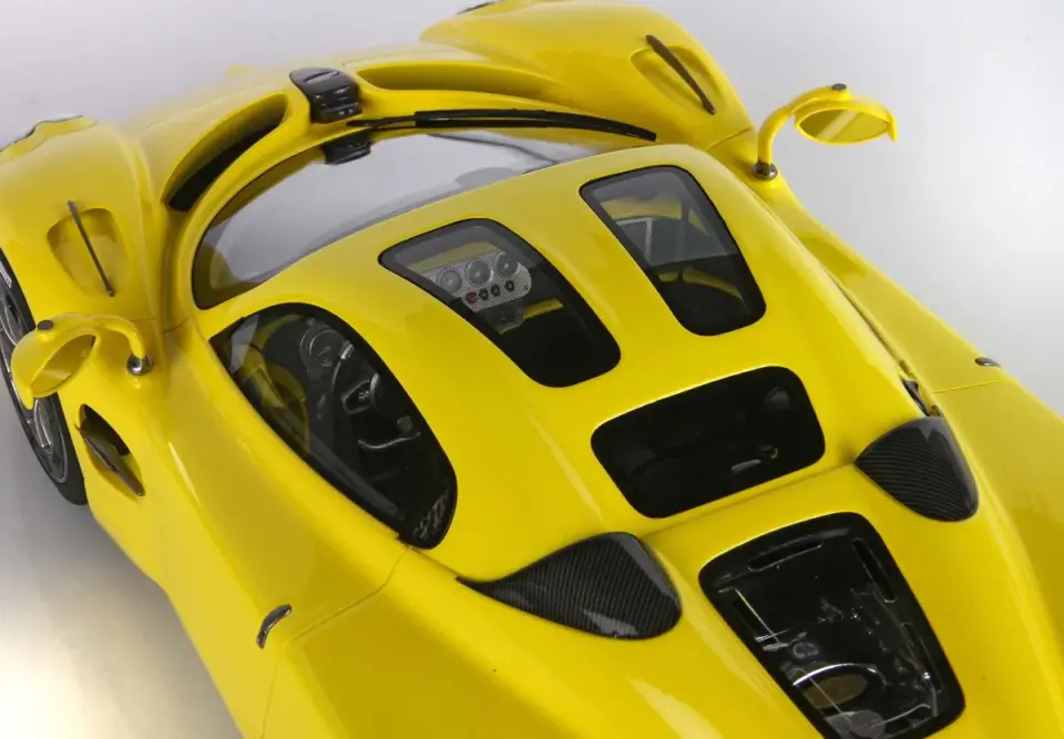 BBR PAGANI UTOPIA YELLOW 1:18