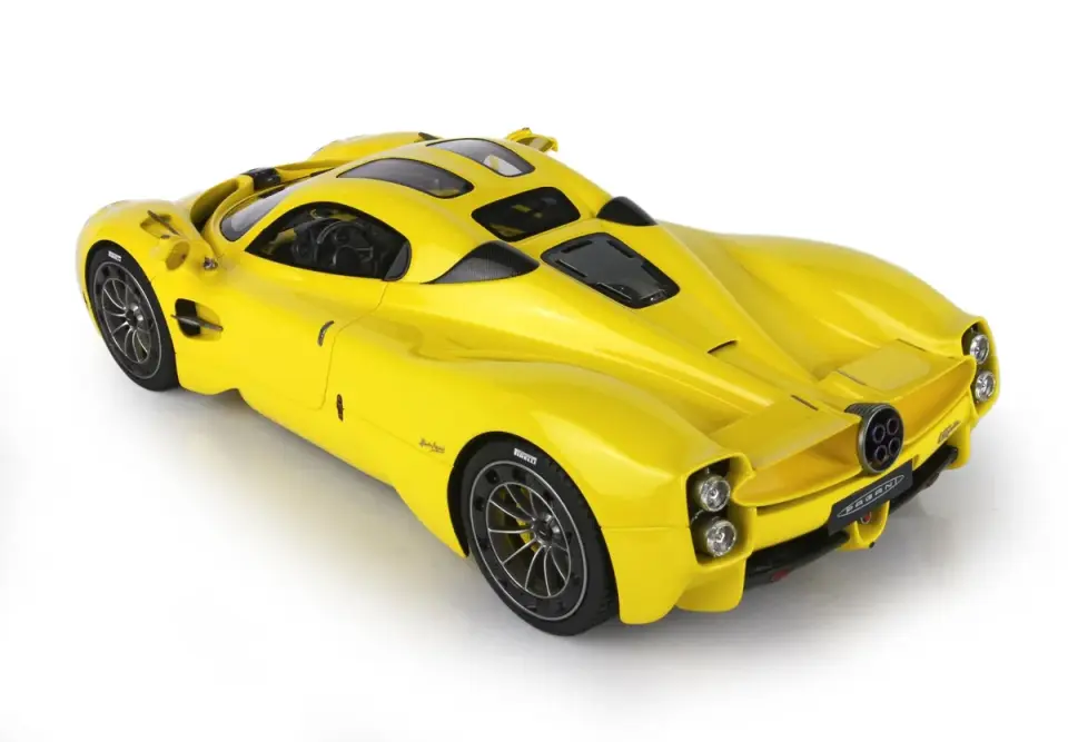 BBR PAGANI UTOPIA YELLOW 1:18