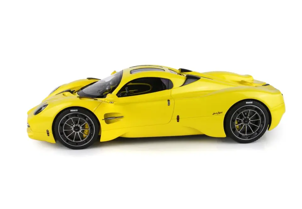 BBR PAGANI UTOPIA YELLOW 1:18