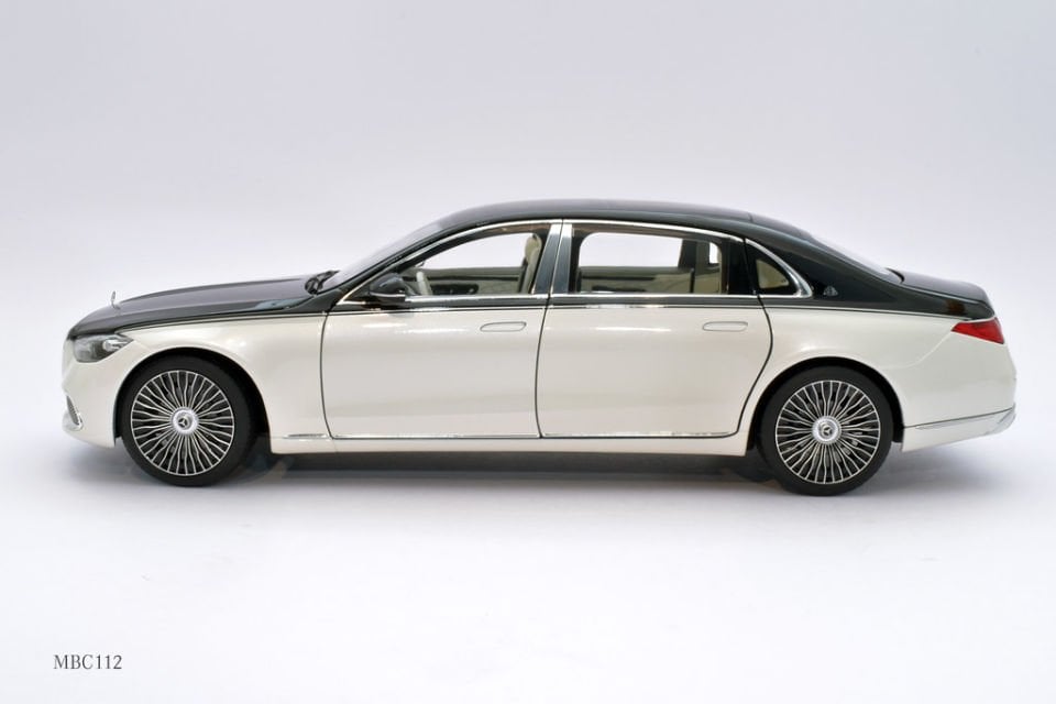 NOREV MERCEDES MAYBACH S680 X223 2021 1:18 (B66961424)