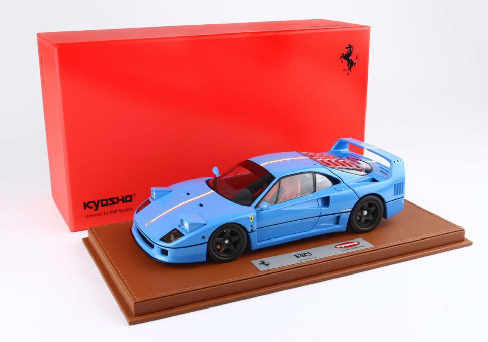 BBR-KYOSHO FERRARI F40 LIGHT BLUE ITALY FLAG STRIPE/BLACK WHEELS 1:18