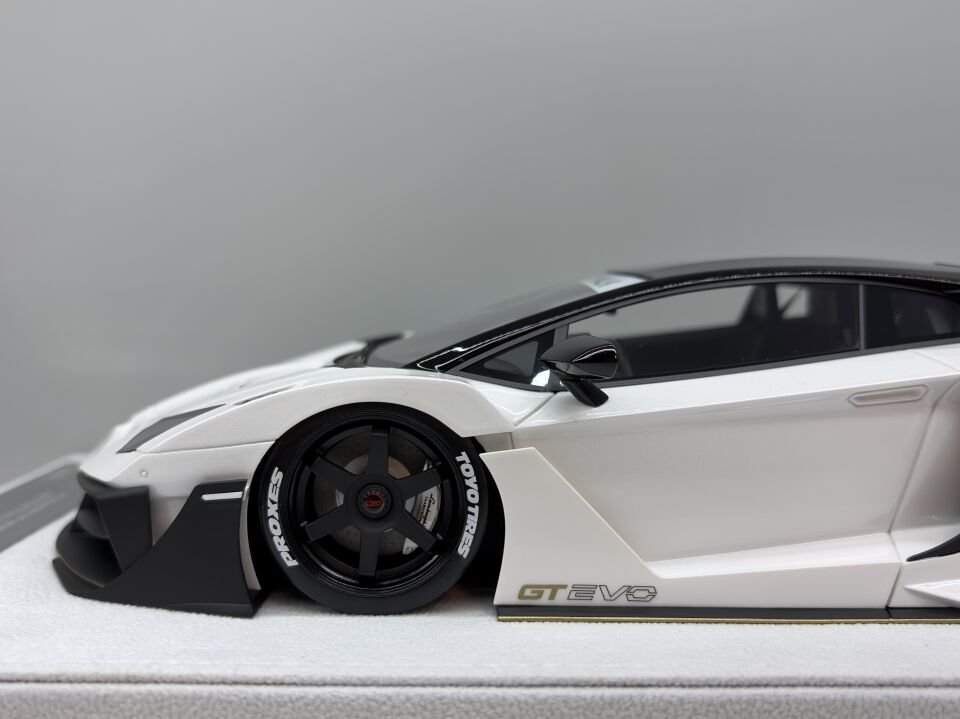 FUELME LAMBORGHINI AVENTADOR GT EVO LB-SILHOUETTE WORKS 1:18