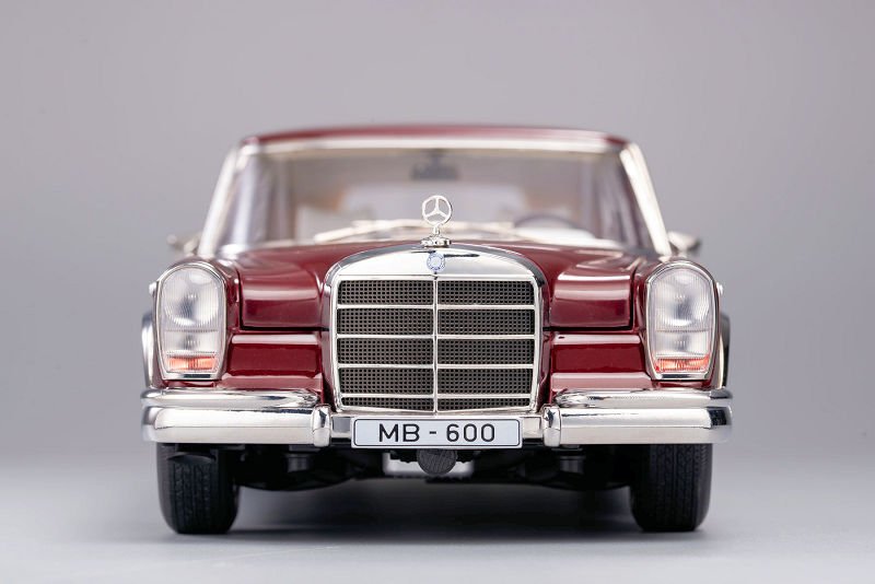 Keng Fai 1:18 1966 Mercedes Benz 600 Pullman W100 Jujube Red