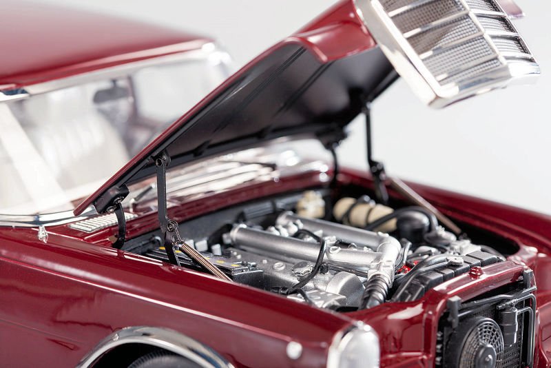 Keng Fai 1:18 1966 Mercedes Benz 600 Pullman W100 Jujube Red