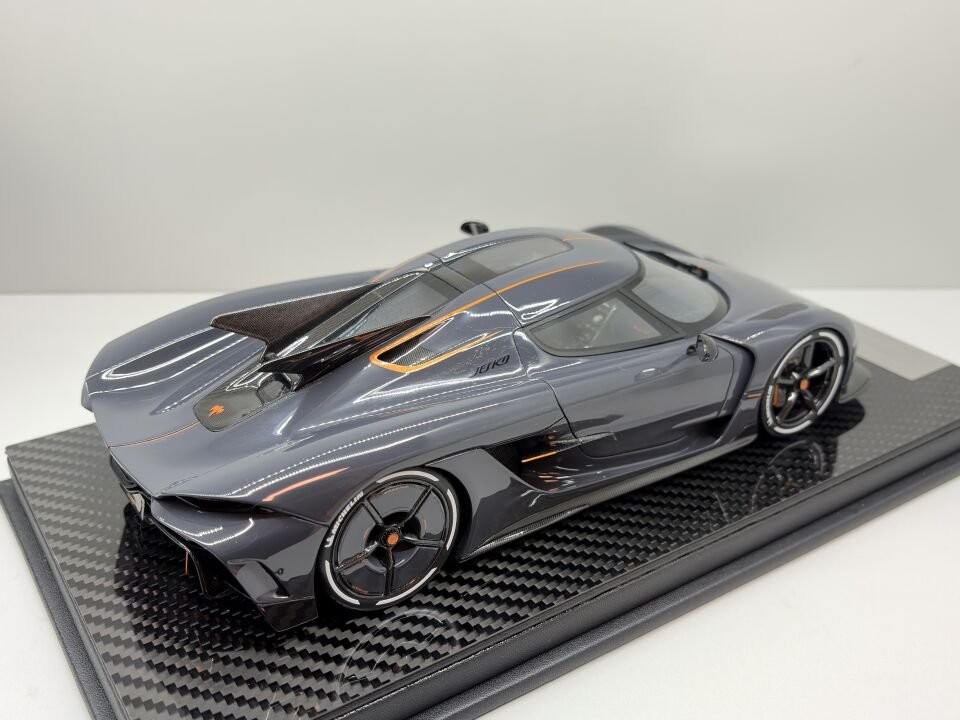 FRONTIART KOENIGSEGG JESKO ABSOLUT 1:18