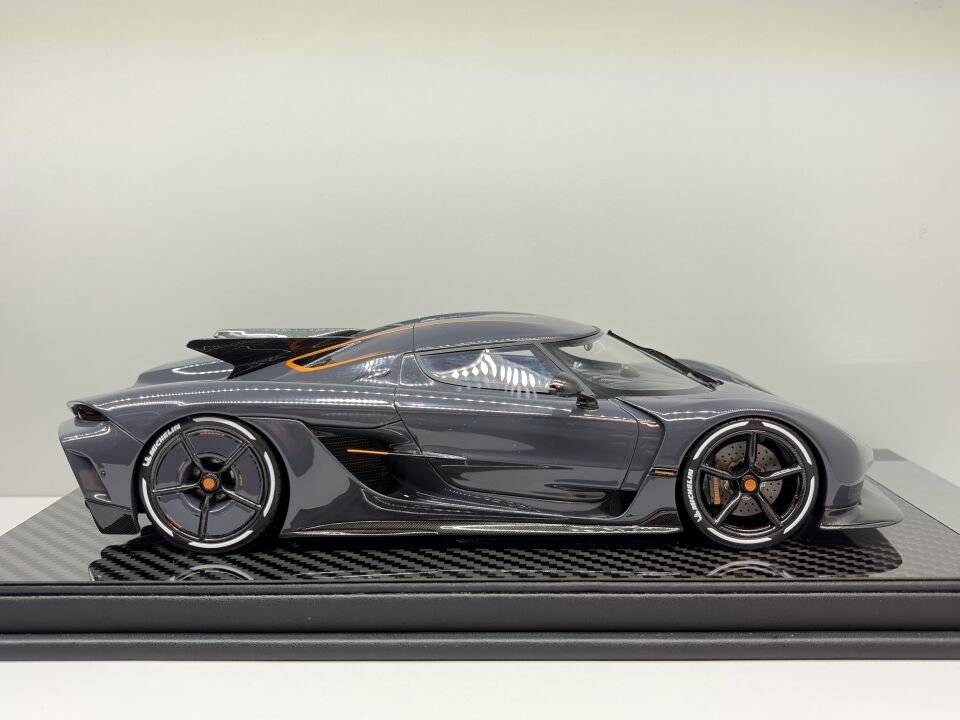 FRONTIART KOENIGSEGG JESKO ABSOLUT 1:18