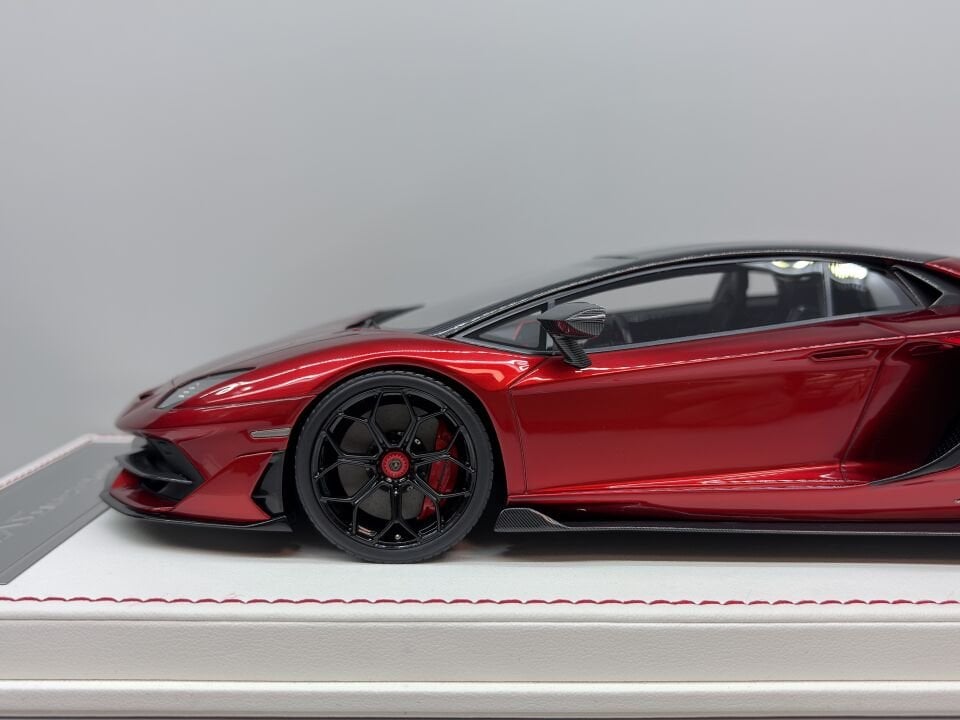 DINO MODEL LAMBORGHINI AVENTADOR SVJ ROSSO EFESTE/BLACK ROOF 1:18