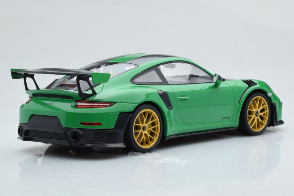 MINICHAMPS PORSCHE 911 GT2 RS 2018 1:18 (153068318)