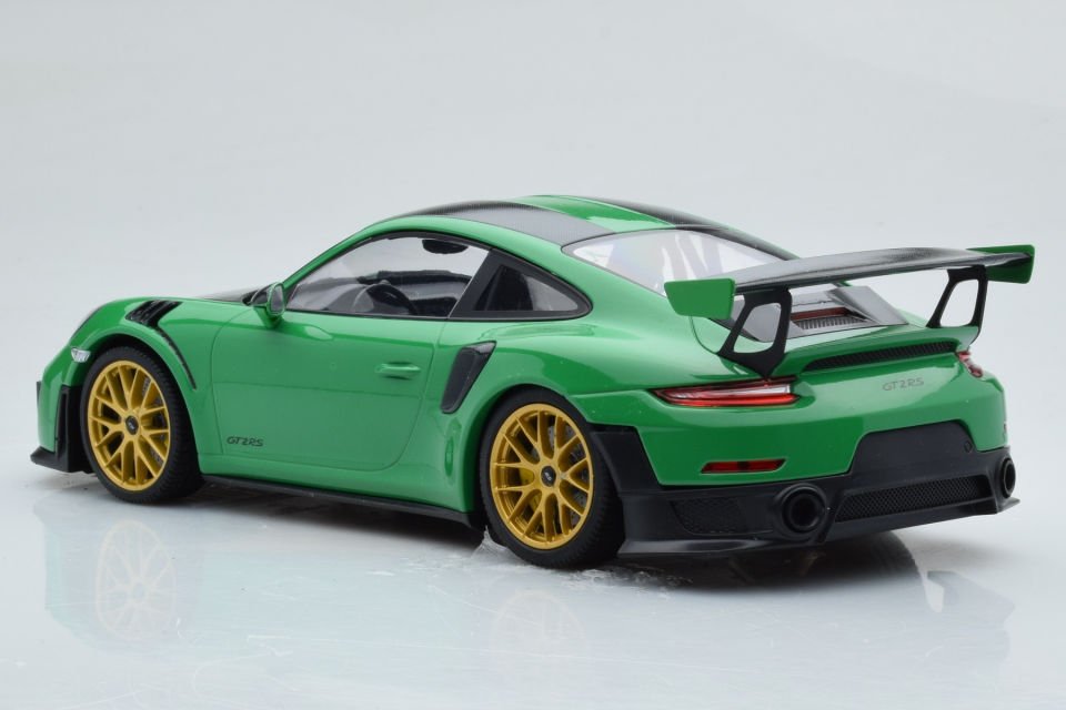 MINICHAMPS PORSCHE 911 GT2 RS 2018 1:18 (153068318)