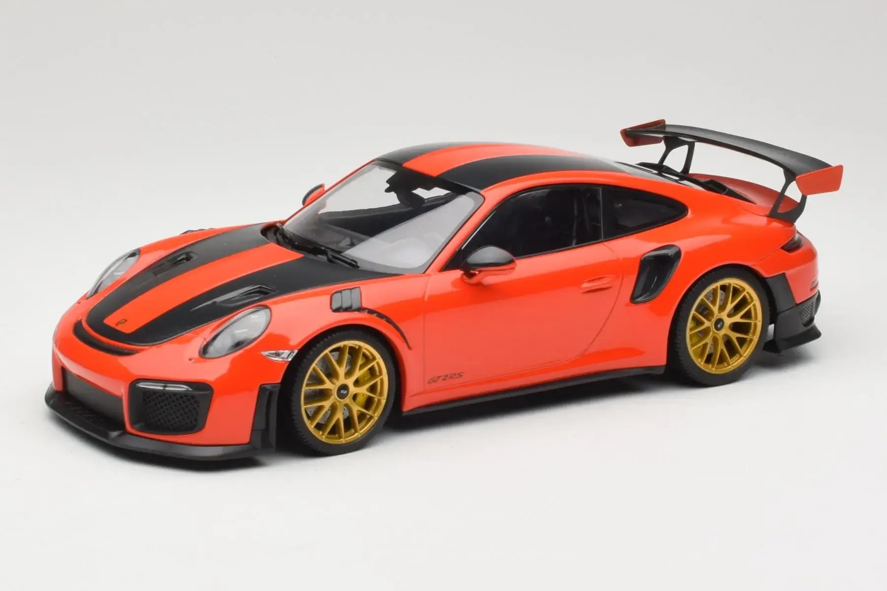 MINICHAMPS PORSCHE 911 GT2 RS 2018 1:18 (153068319)