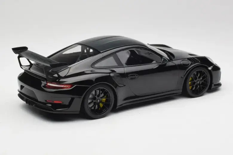 MINICHAMPS PORSCHE 911 GT2 RS 2018 1:18