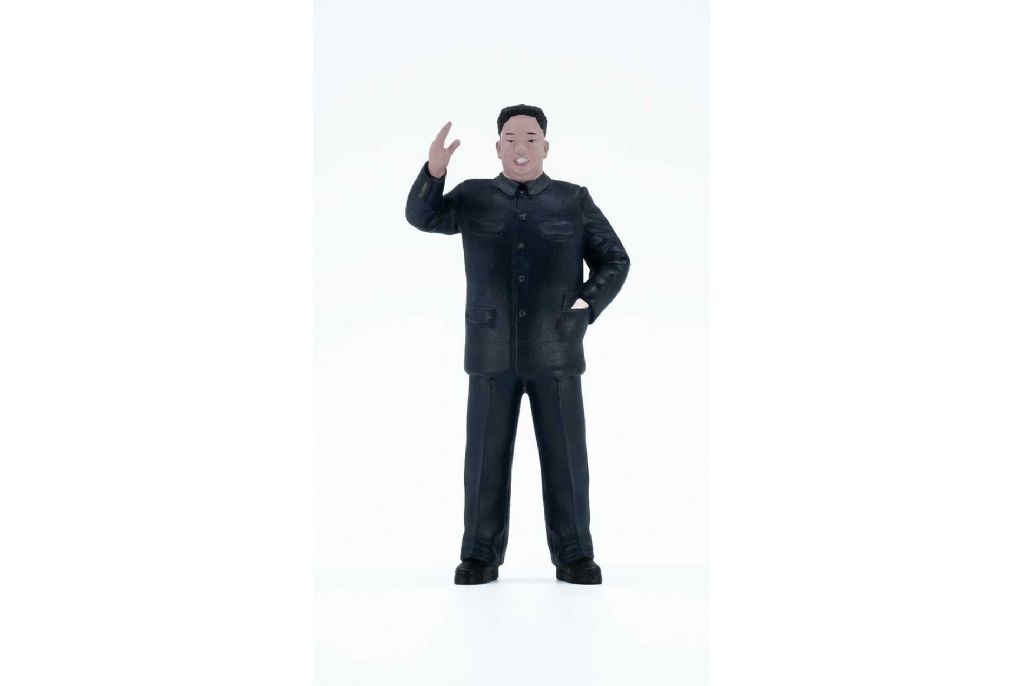 ATLANTIC DIORAMA FIGURE KIM JONG 1:18